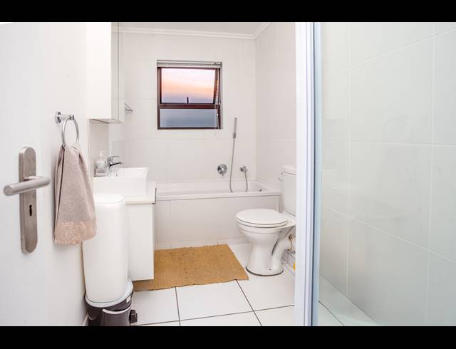 2 BEDROOM APARTMENT FOR SALE IN LONEHILL
